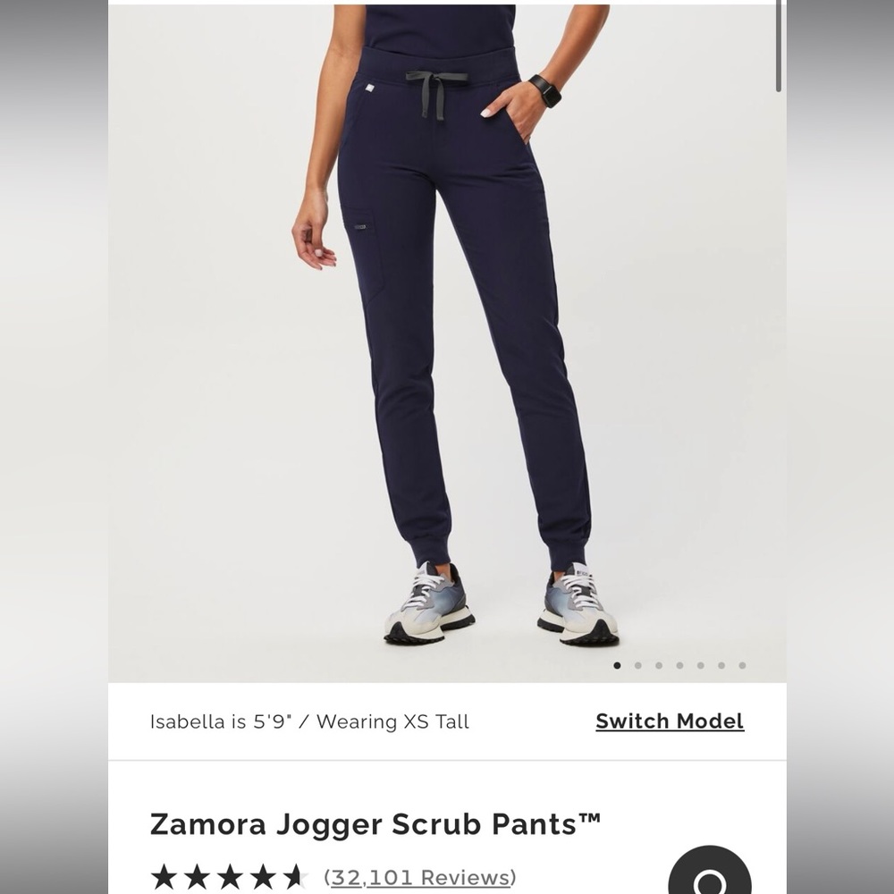 Figs brand Zamora Jogger scrub pants - 4 pair!! Size petite Large